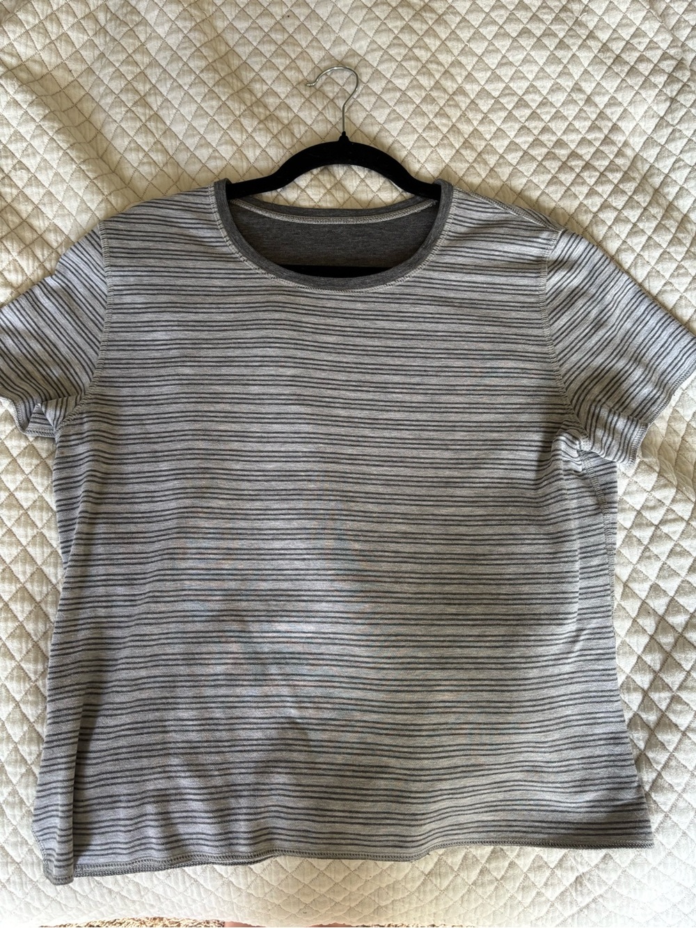 Women’s Short Sleeve Crew Neck Striped T-Shirt - Gray